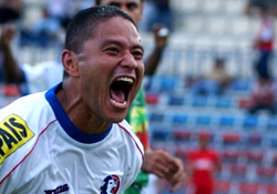 A rugir frente al Atlante